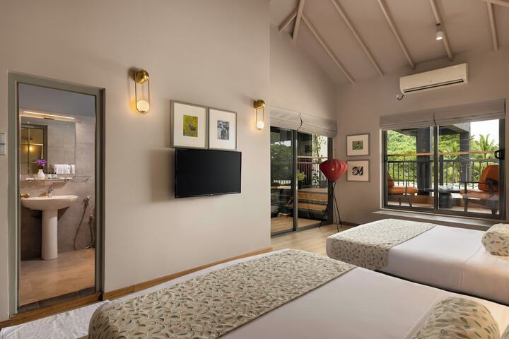 Room 15 of 90