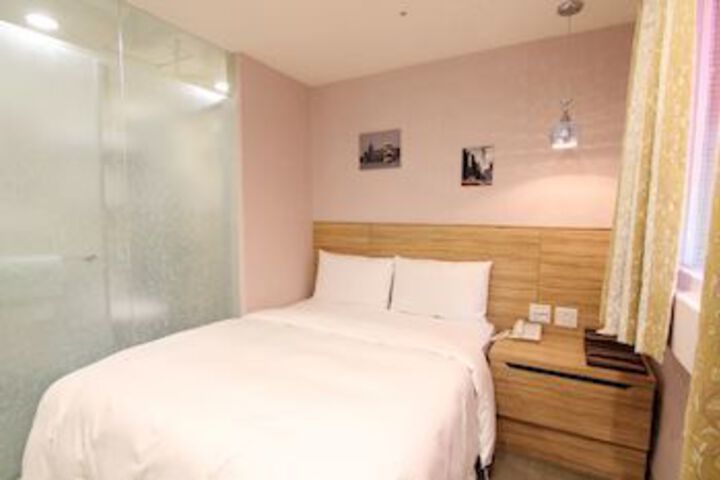 Room 32 of 45