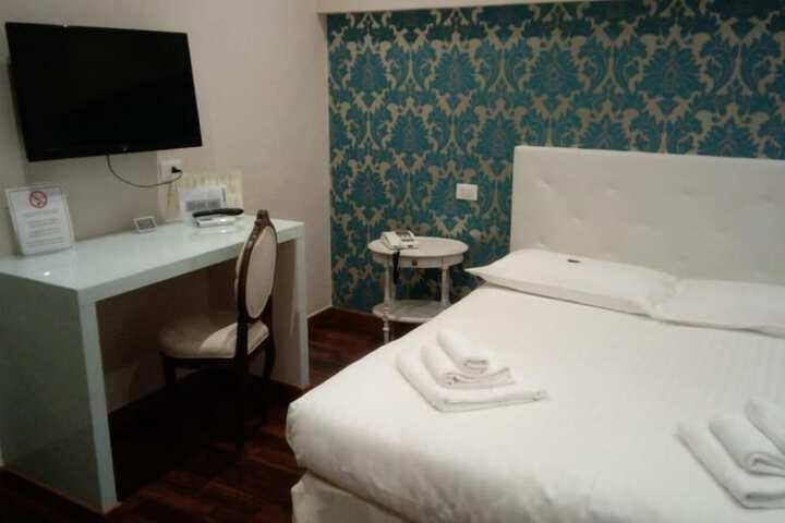 Room 26 of 63