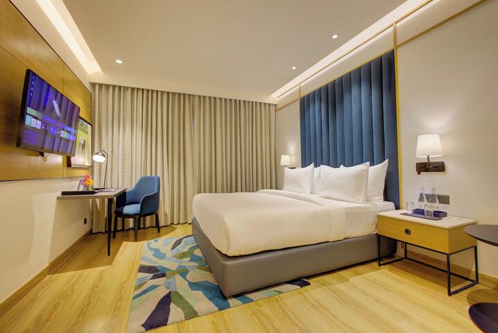 Room 28 of 117