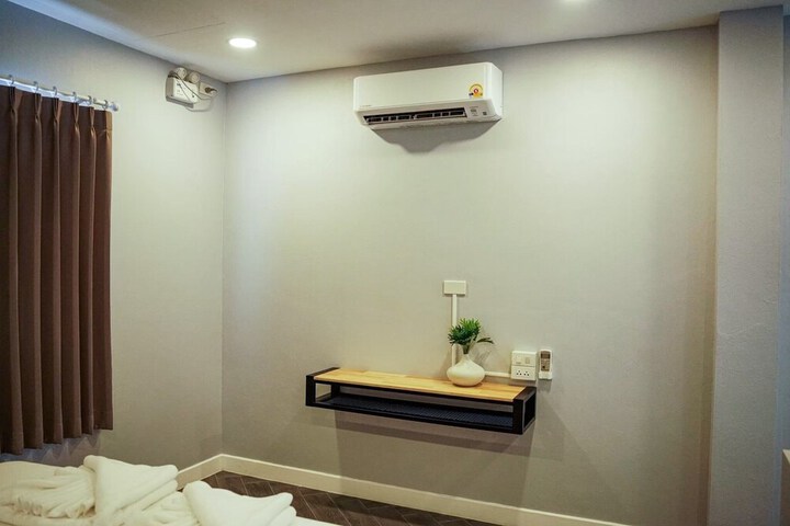 Room 8 of 49