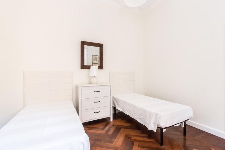 Room 17 of 49