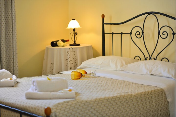 Room 2 of 25