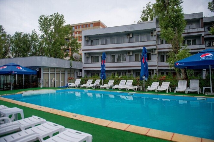 Hotel with Pool