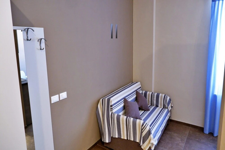Room 5 of 14