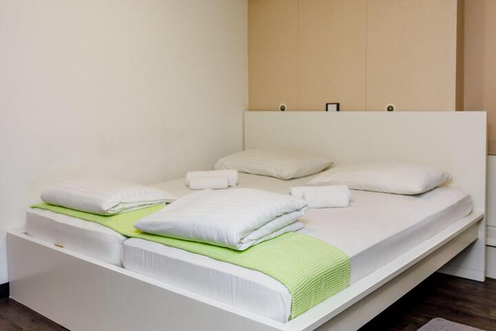 Room 90 of 146