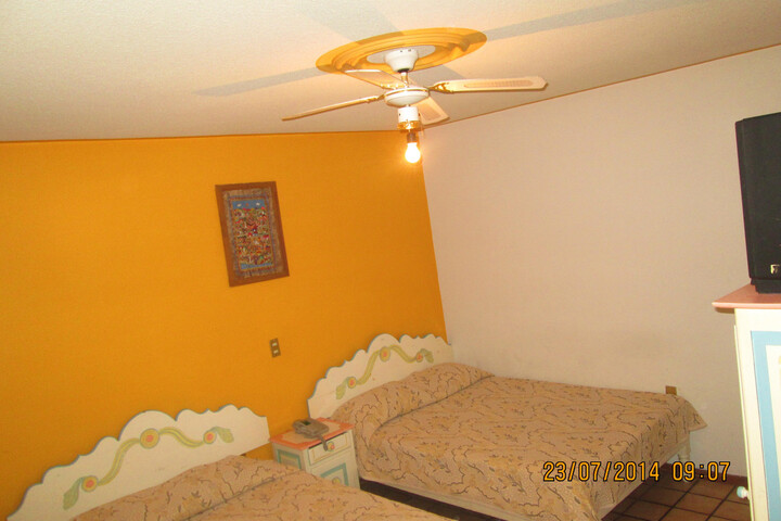 Room 8 of 16