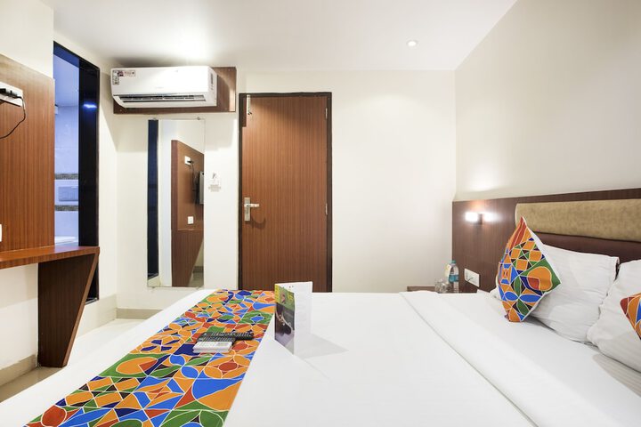 Room 11 of 36