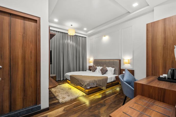 Room 10 of 40