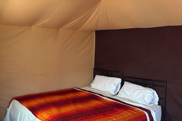 Room 4 of 28
