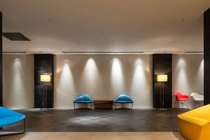 Entrance & Lobby