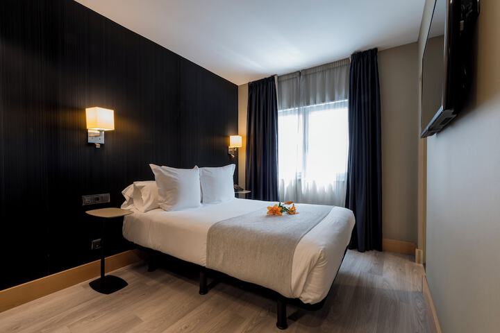 Room 32 of 110