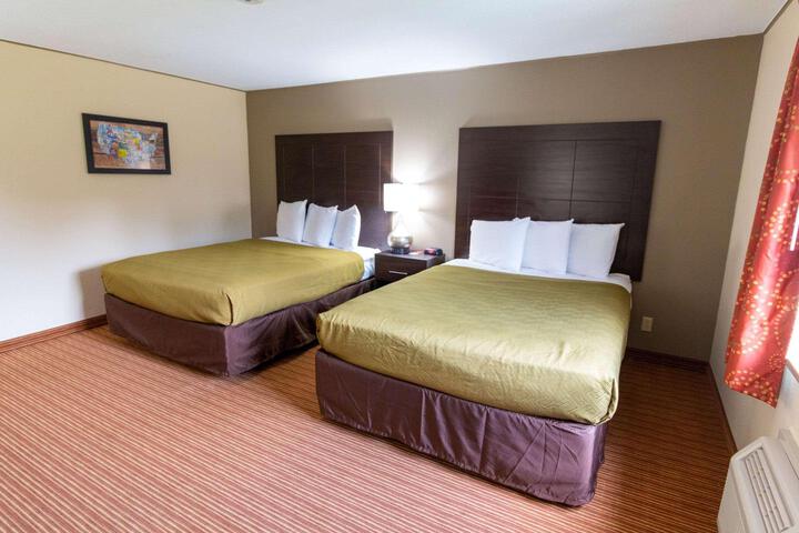 1 Queen Bed (20 of 21)