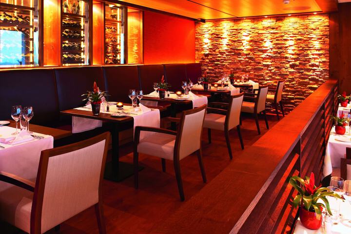 Dining 68 of 76