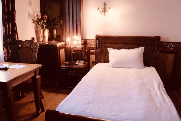 Room 47 of 89