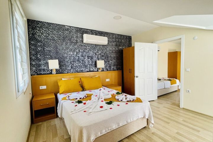 Room 9 of 61