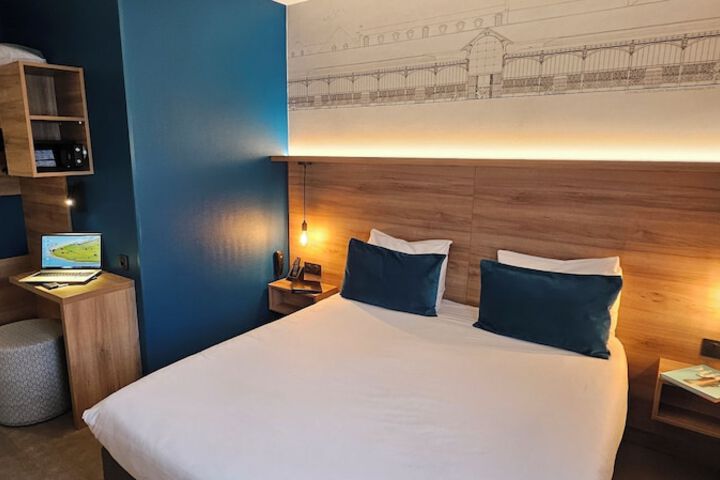 Room 19 of 48