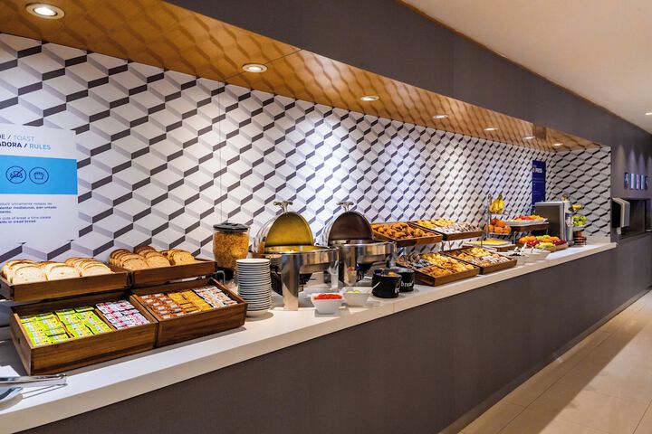 Breakfast/Coffee Service 44 of 59