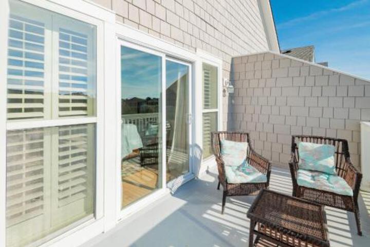 Image of 95 Waters Edge Community