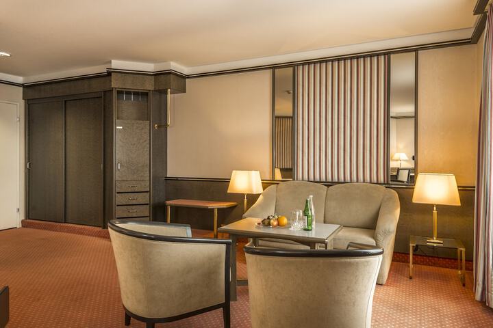 Room 45 of 146