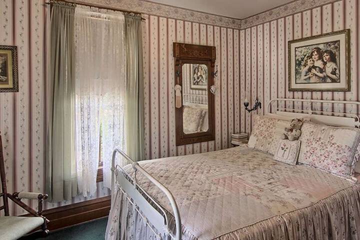 Room 6 of 43