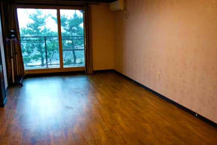 Room 3 of 23