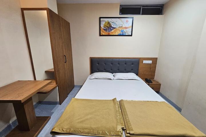 Room 3 of 17