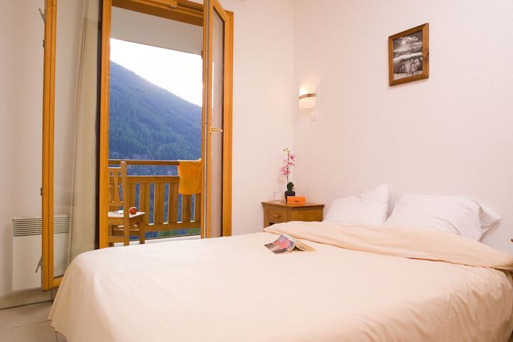 Room 3 of 16