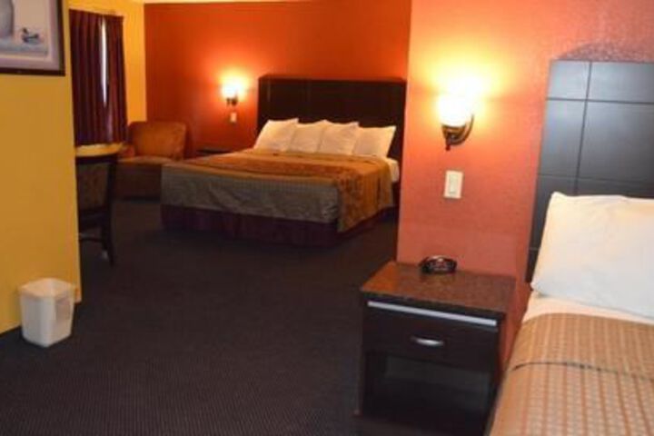 Room 11 of 23