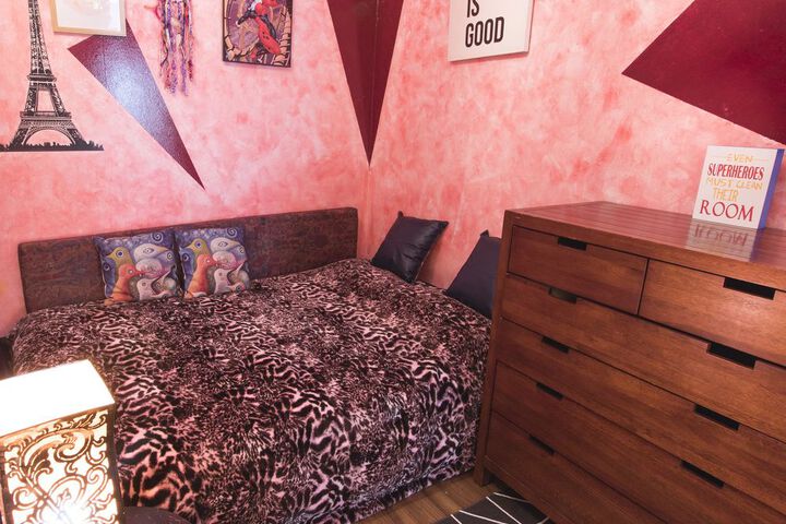 Room 4 of 48