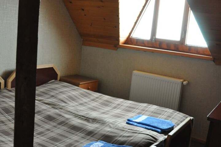 Room 8 of 13
