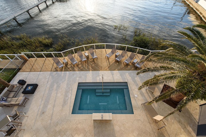 Pools & Facilities