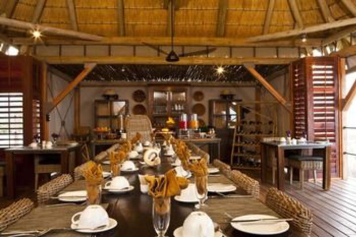 Dining 3 of 61