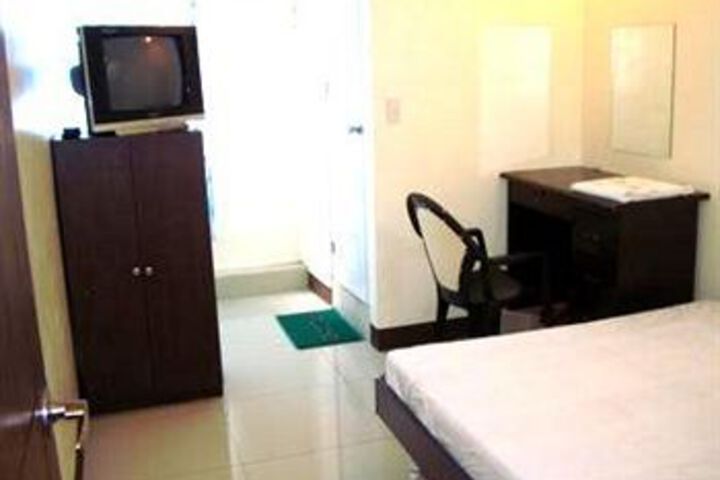 Room 9 of 19