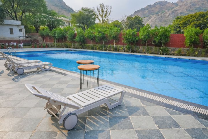 Pool 12 of 41