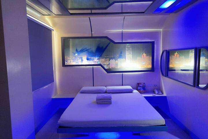 Room 12 of 23