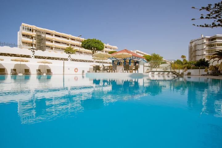 Hotel with Pool