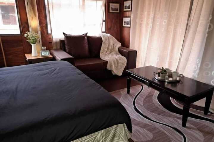 Room 3 of 42