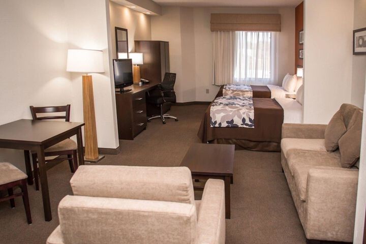 2 Double Beds (7 of 10)