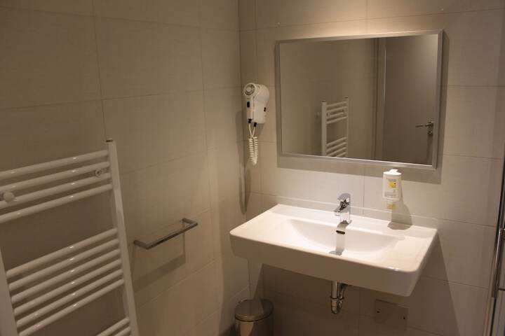Room 19 of 36