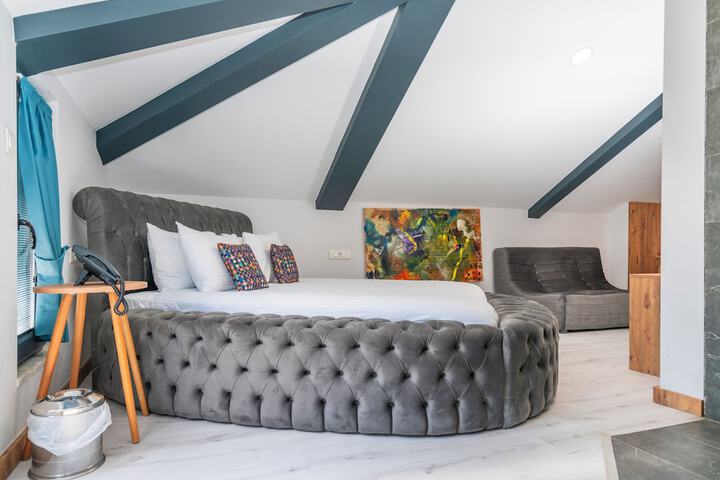 Room 42 of 67