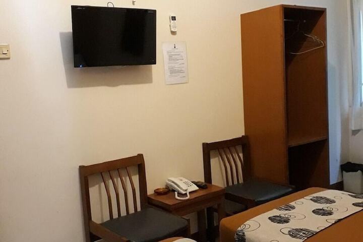 Room 8 of 24