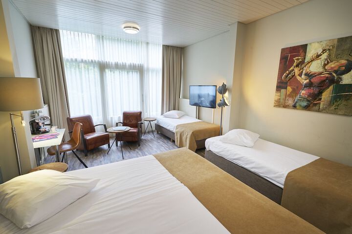 Room 35 of 107