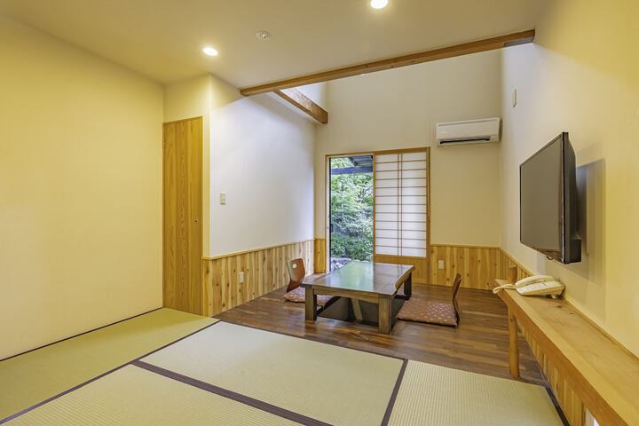 Room 10 of 43