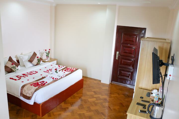 Room 14 of 37