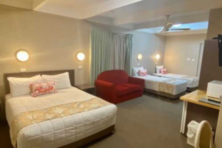 Room 14 of 90