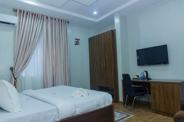 Room 14 of 26