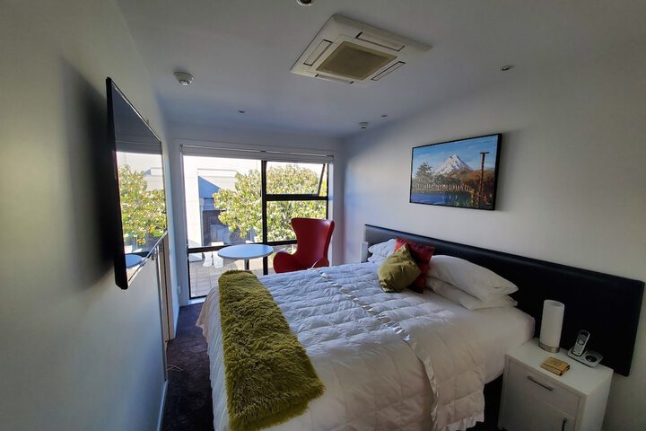 Room 9 of 118