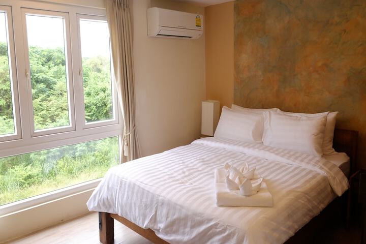 Room 10 of 81
