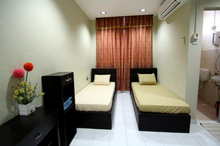 Room 2 of 5